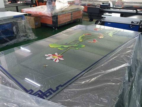 uv平板打印机在玻璃行业如此受欢迎是什么原因