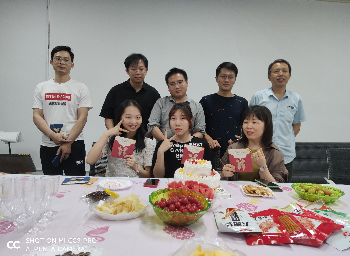 深圳UV打印机厂家为员工举办四月生日会