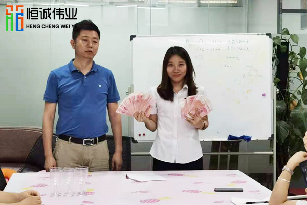 深圳恒诚伟业平板uv打印机厂家是怎样激励员工的？