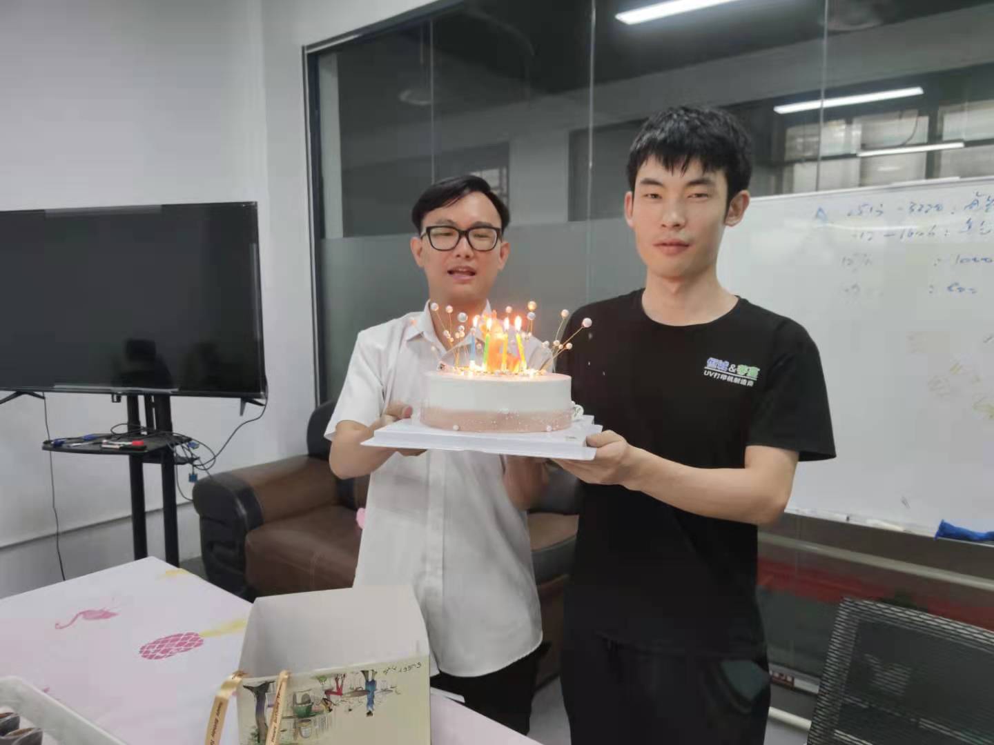 恒诚伟业uv平板打印机厂家六月生日会