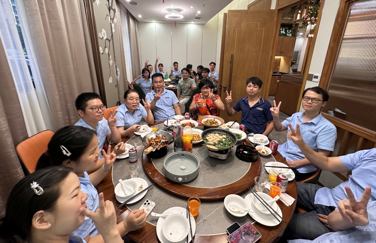 恒诚伟业uv打印机厂家销售部团建！！！